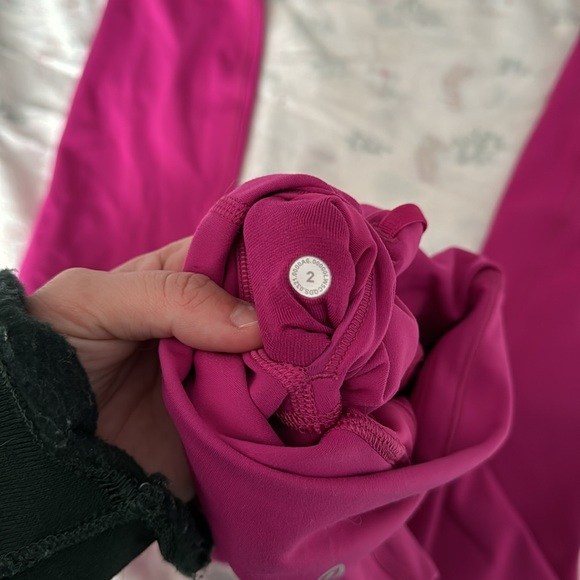 Pink Lululemon Wunder Train leggings. Size 2 - Picture 4 of 5